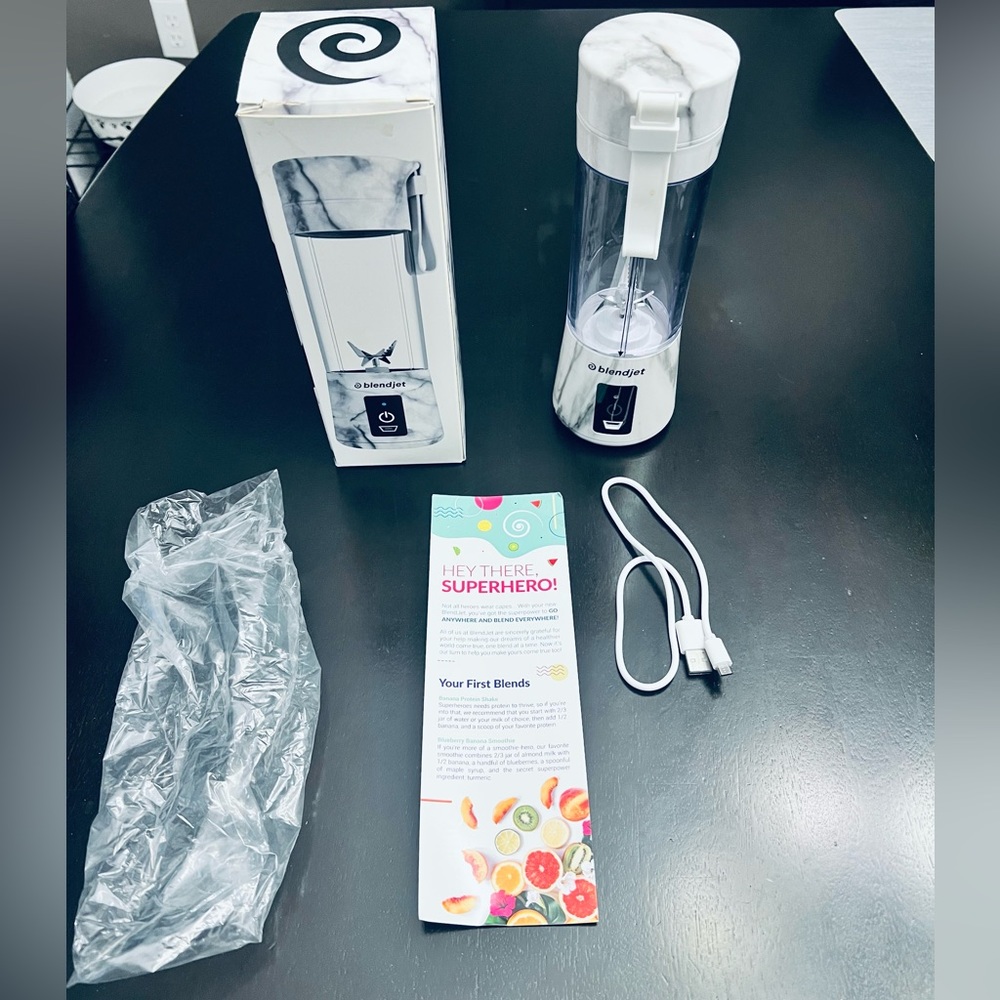 Blendjet Portable Blender .. NEW